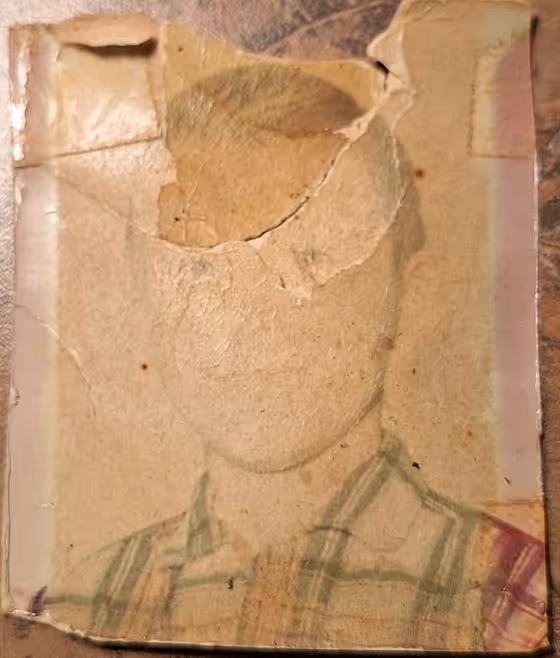 DSLR Photo Restoration template result