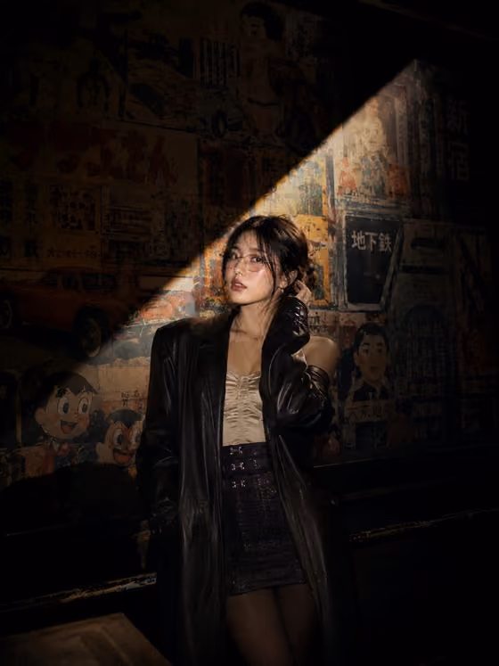 Escalator Noir Portrait