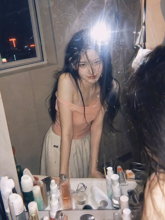 Y2K Mirror Flash