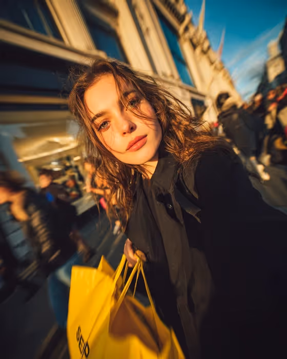 Shopping Motion Portrait