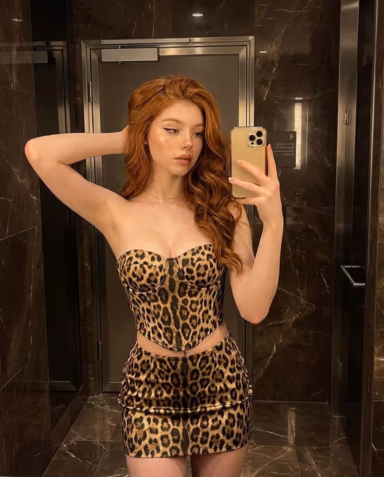 Luxury Mirror Selfie template result