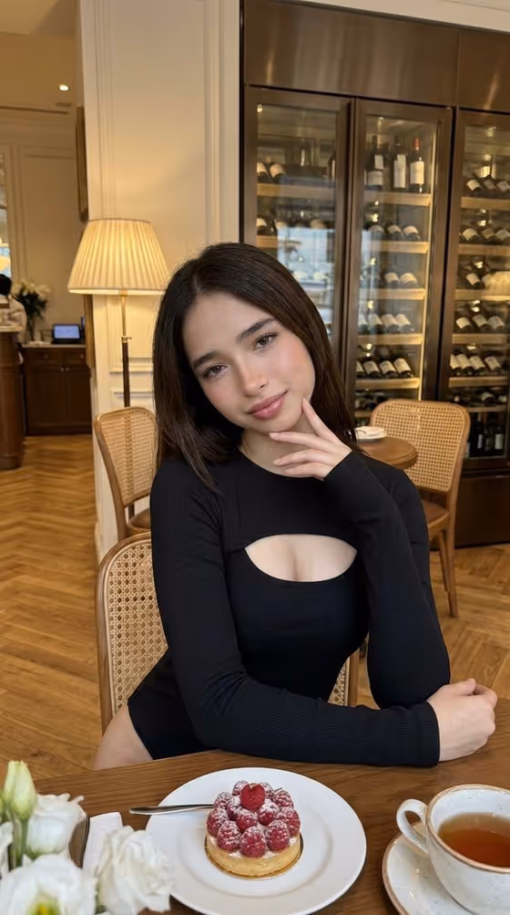 Luxury Cafe Portrait