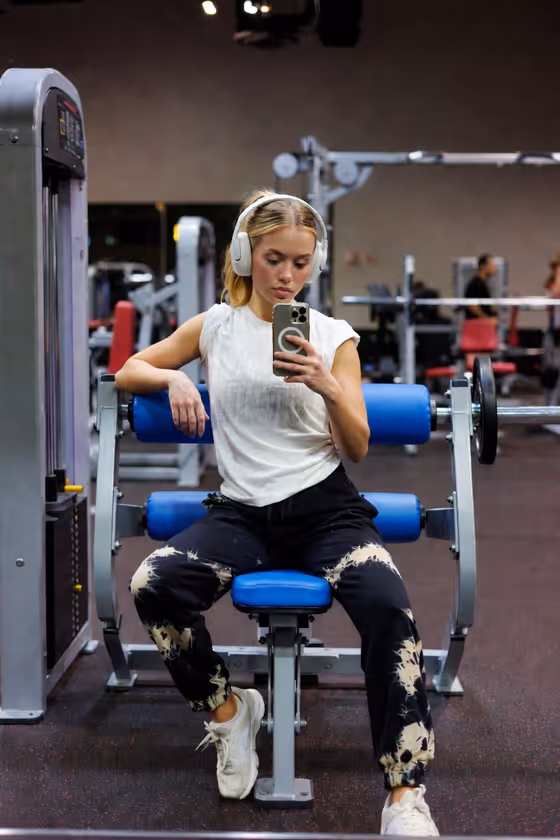 Gym Mirror Selfie template result