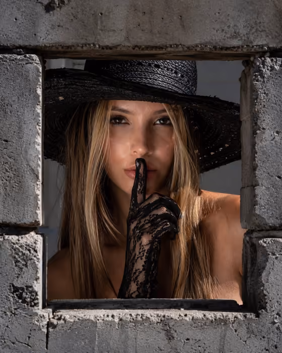 Editorial Peephole Silence