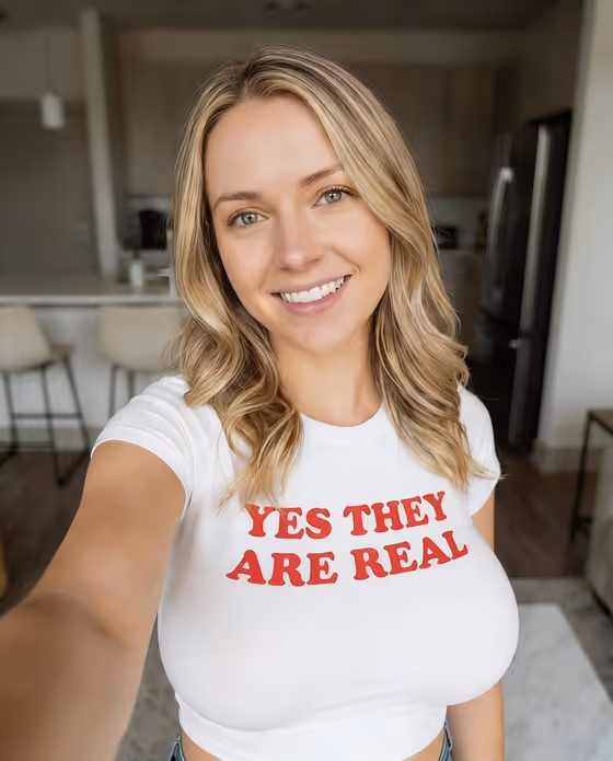 Statement Tee Selfie template result