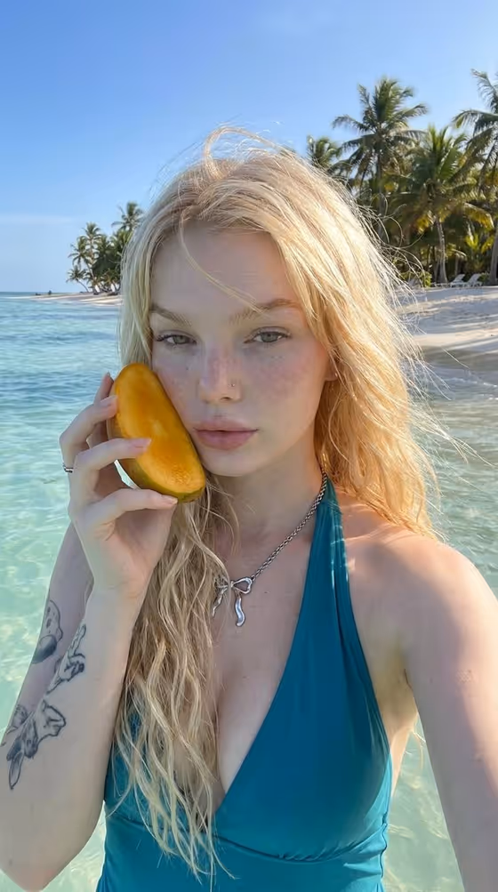 Mango Beach Selfie