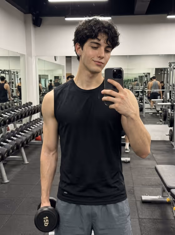 Gym Mirror Selfie template result